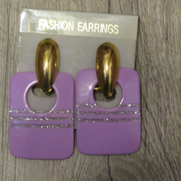 Retro Style Pierced OR Clip-on Plastic Earrings (548) - Picture 3 of 4